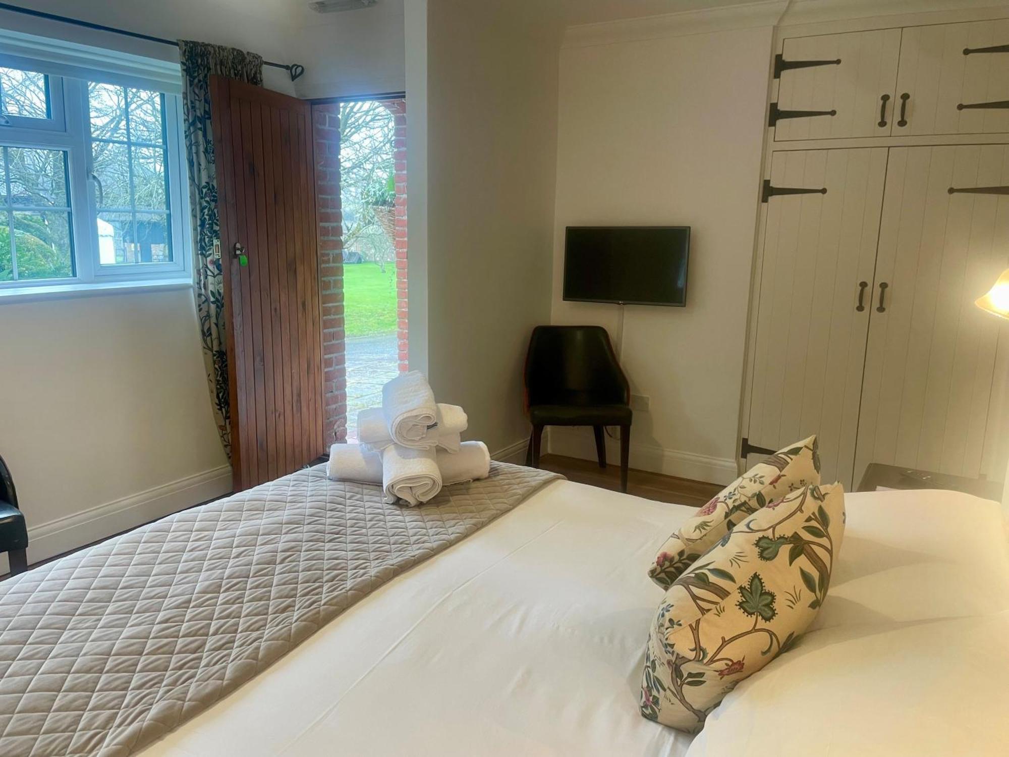 Old Selden Farm B&B Clapham  Екстериор снимка