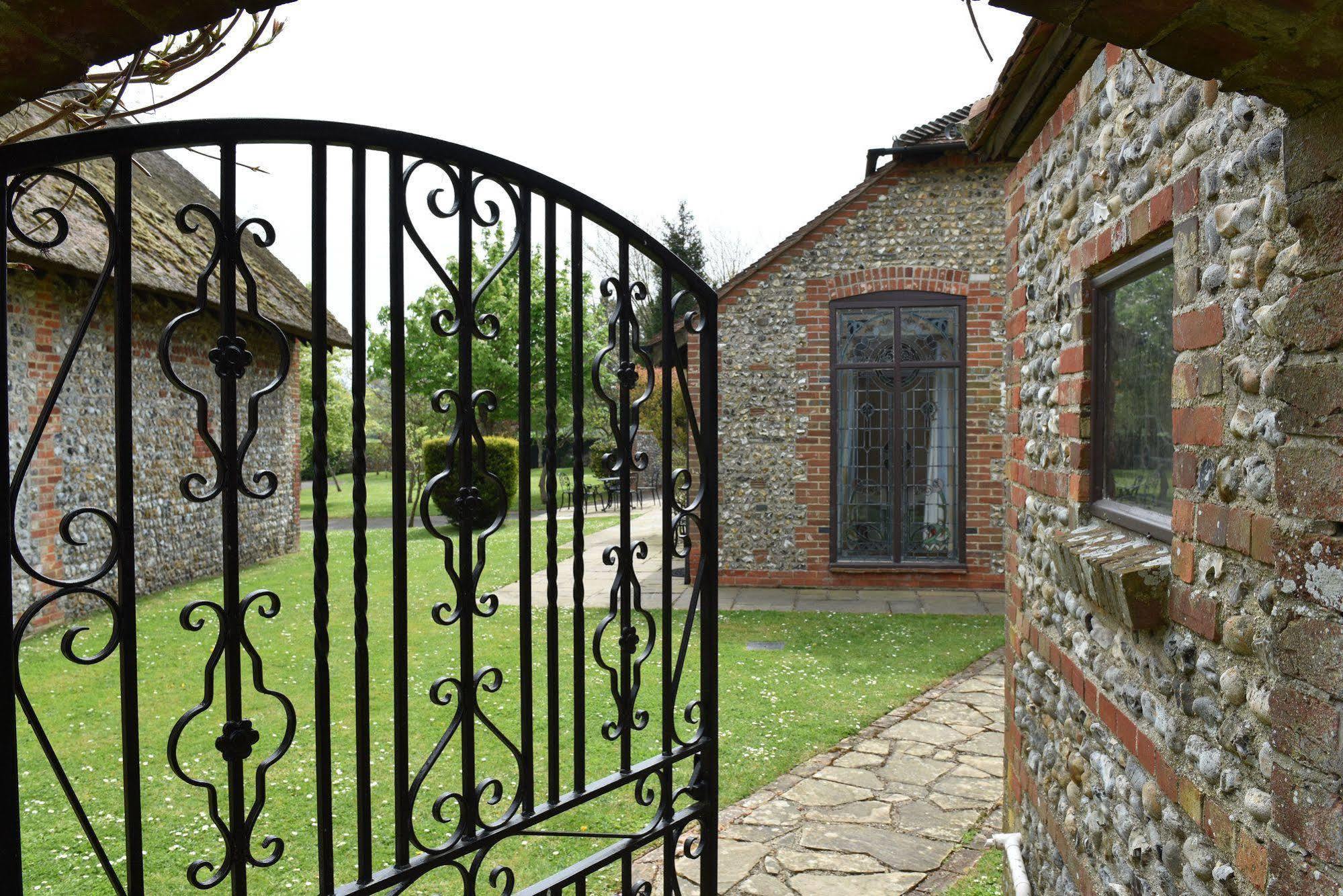 Old Selden Farm B&B Clapham  Екстериор снимка
