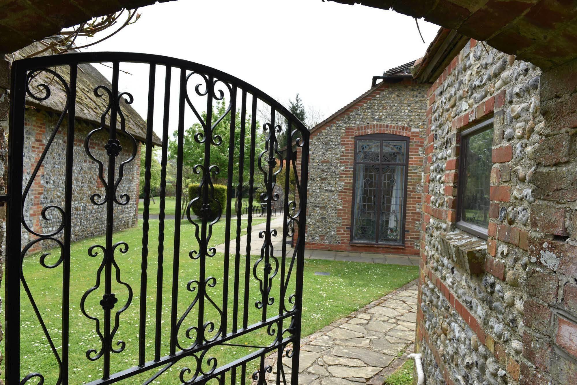 Old Selden Farm B&B Clapham  Екстериор снимка