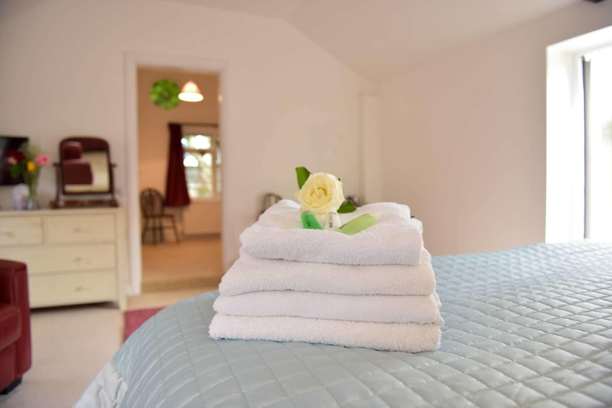 Old Selden Farm B&B Clapham  Екстериор снимка